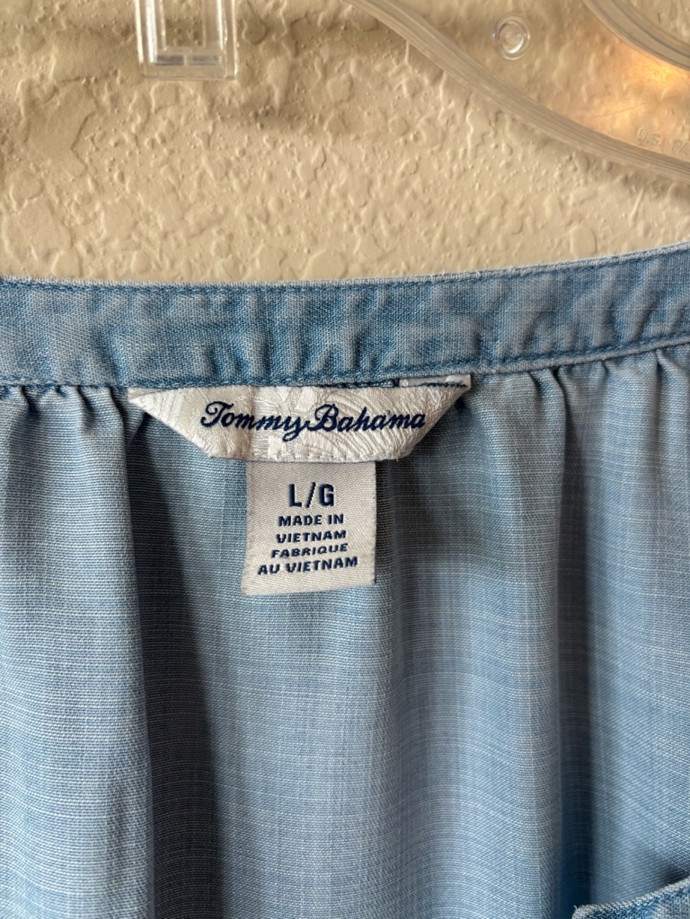 TOMMY BAHAMA CHAMBRAY MONTAUK 3/4-SLEEVE TOP LT STORM WASH LARGE‎ - Picture 4 of 9